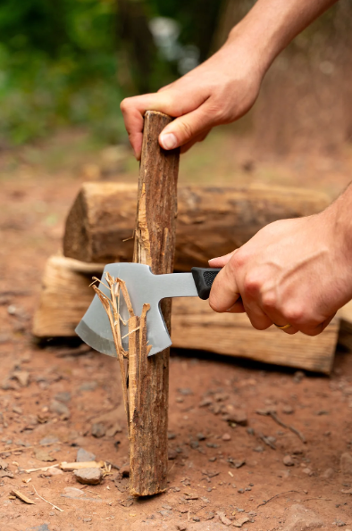 Coghlan’s Pack Axe