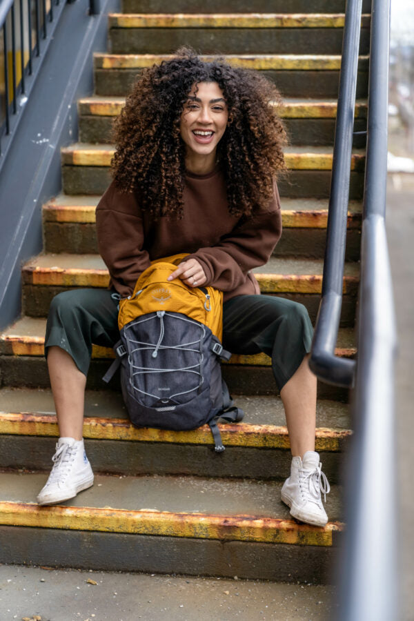 Osprey Quasar – Golden Hour Yellow/Grey